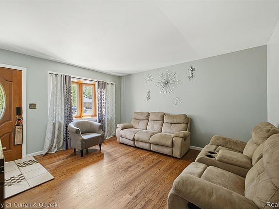 3rd image of 6724 Polk St
