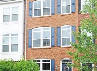 9485 Canonbury Sq, Fairfax, VA 22031