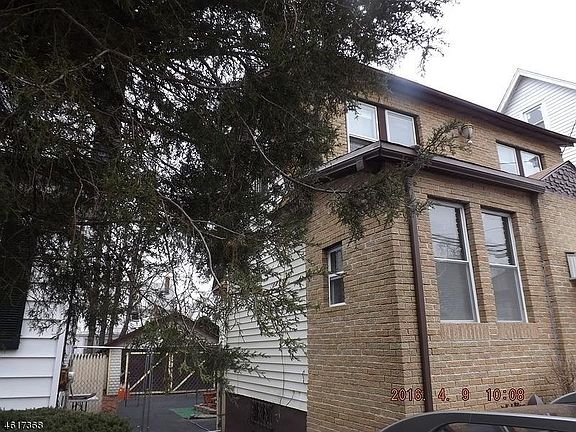 3rd image of 21 Fleetwood Pl