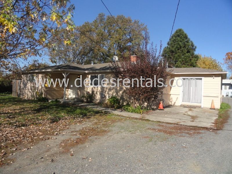 1527 Gloria St.