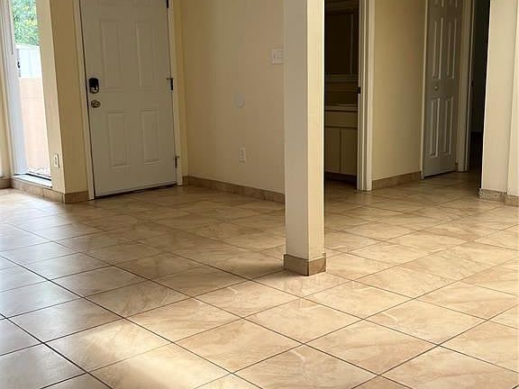 3rd image of 622 Golden Sunshine Cir
