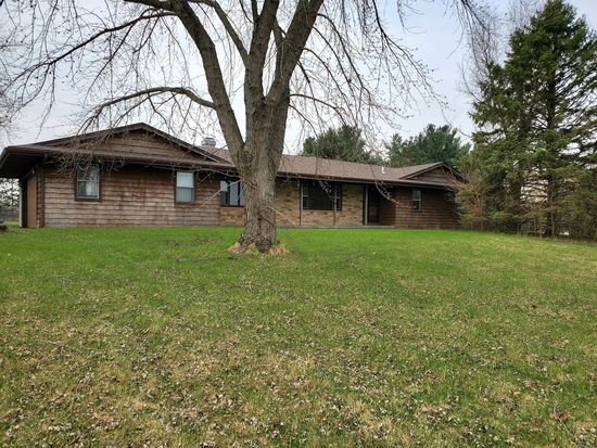 6720 Latham Rd, Rockford, IL 61101