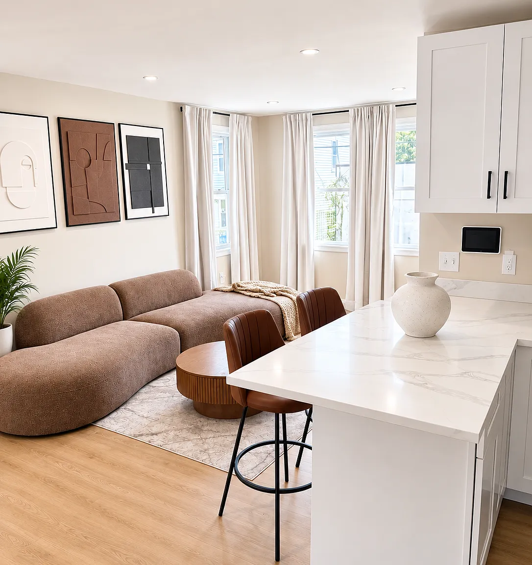 3 bed, 1000 sqft, $2,500 — Photo 1