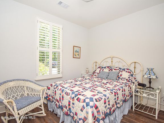3rd image of 350 Moonbrook Dr Unit 103