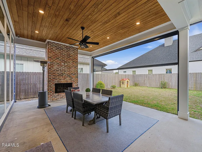 102 Harvest Creek Ln — Photo 42