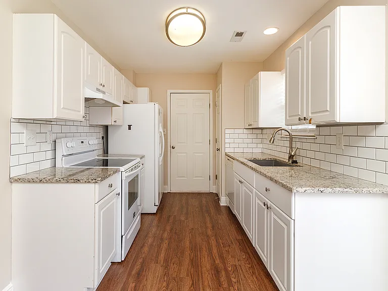4401 Craven Hill Dr — Photo 13