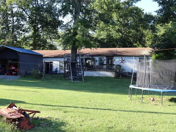 3110 Williams St NW, Warren, OH 44481