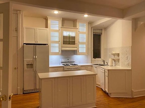 3rd image of 1211 N Marion Ct #2F