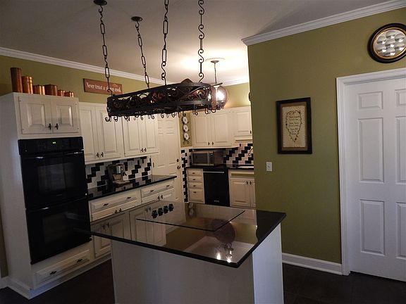 4th image of 3518 Wellington Dr
