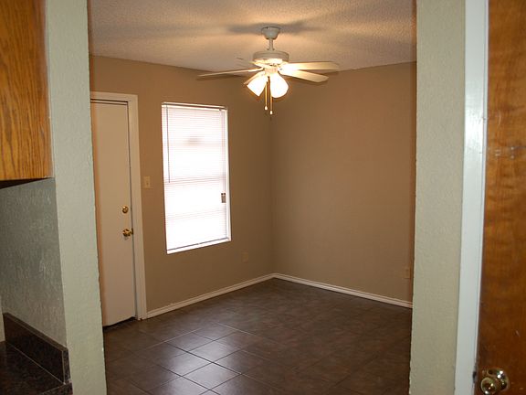 4th image of 2540 Navasota Cir