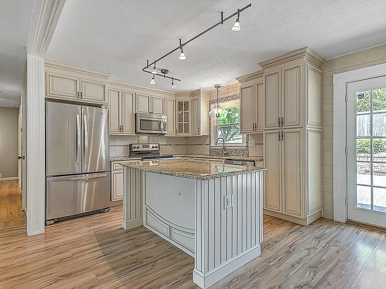 206 Sequoyah Dr — Photo 13