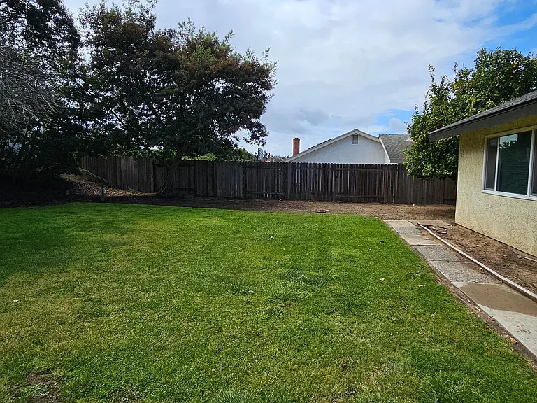 1406 Oak Knoll Rd — Photo 46