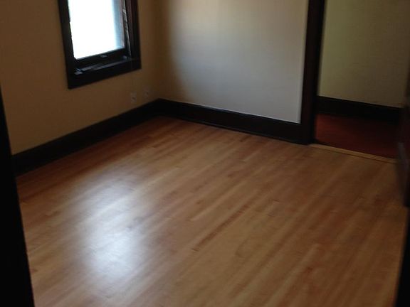 5th image of 3323 N Bartlett Ave