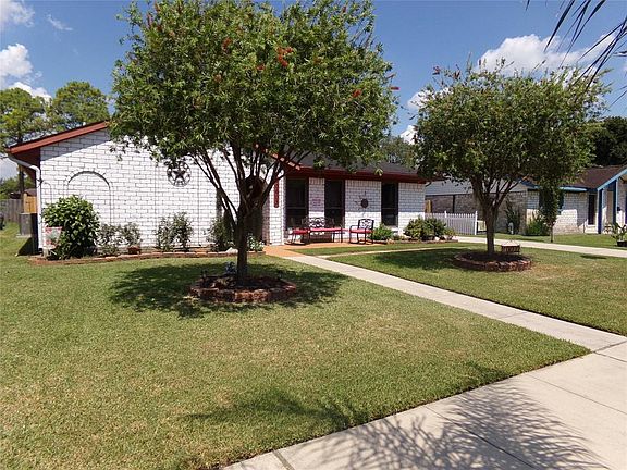 2nd image of 10603 Sagetree Dr