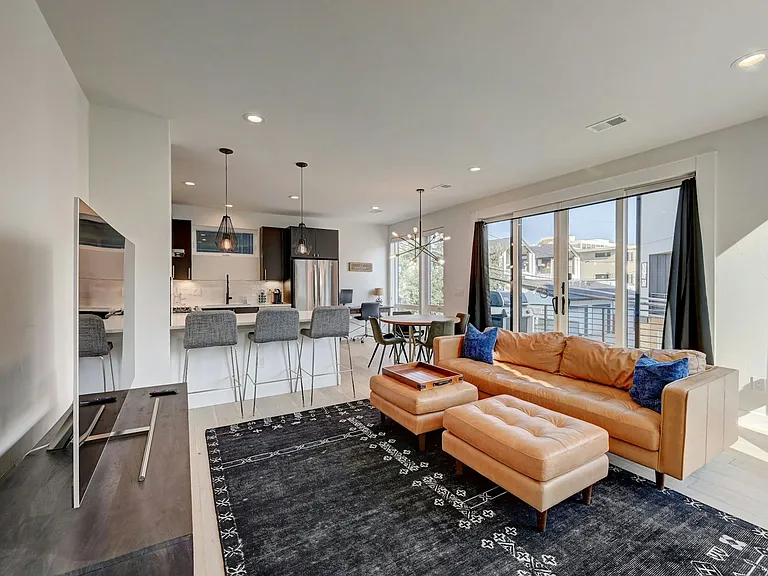 3530 W Conejos Pl — Photo 6