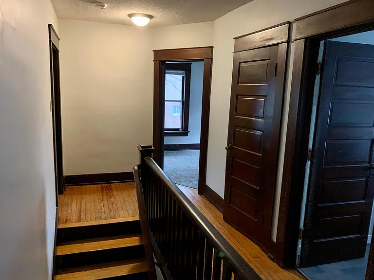 1336 W Jefferson Blvd — Photo 18