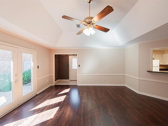 5th image of 6512 Enfield Mews