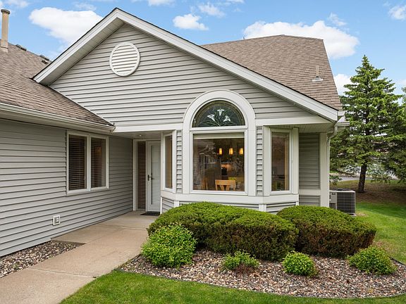 2nd image of 7160 Oak Pointe Curv