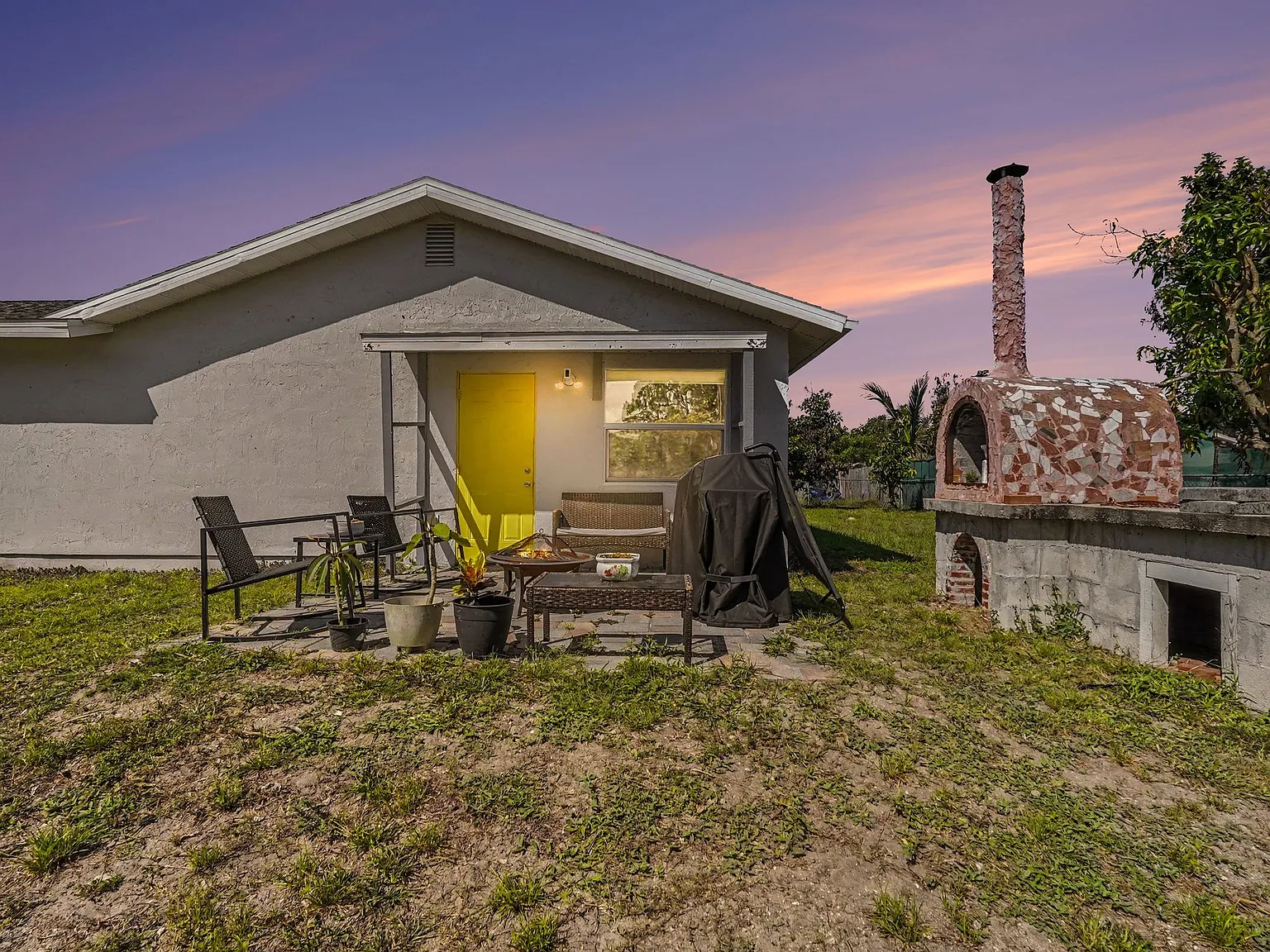 3 bed, 1160 sqft, $1,995 — Photo 3