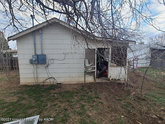4th image of 332 Sunset Dr