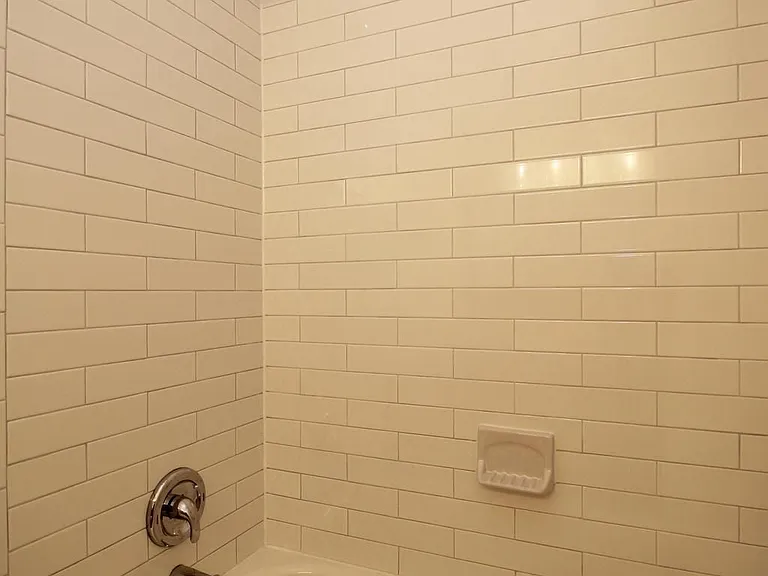 436 N Park Dr — Photo 21