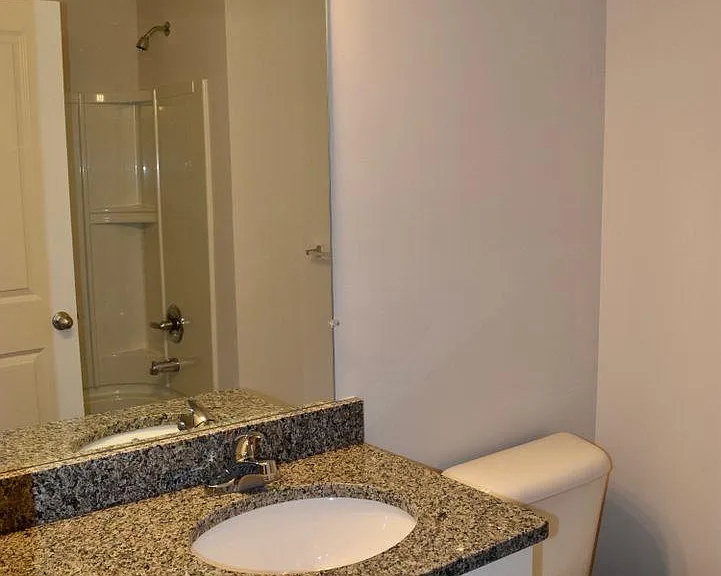 Towne Center Apartments — Photo 15