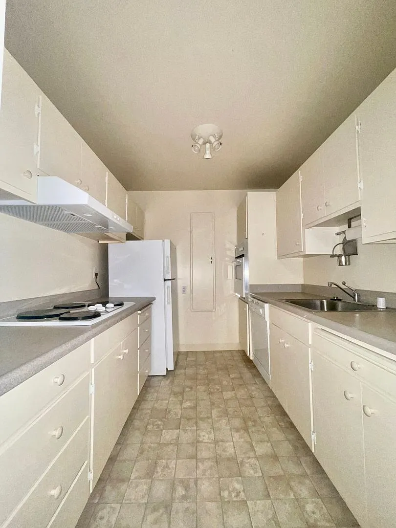 Open House Dates Available Now! -Huge 1br/1b Gourmet Ghetto- ~ Security Deposit Reduced.. — Photo 1