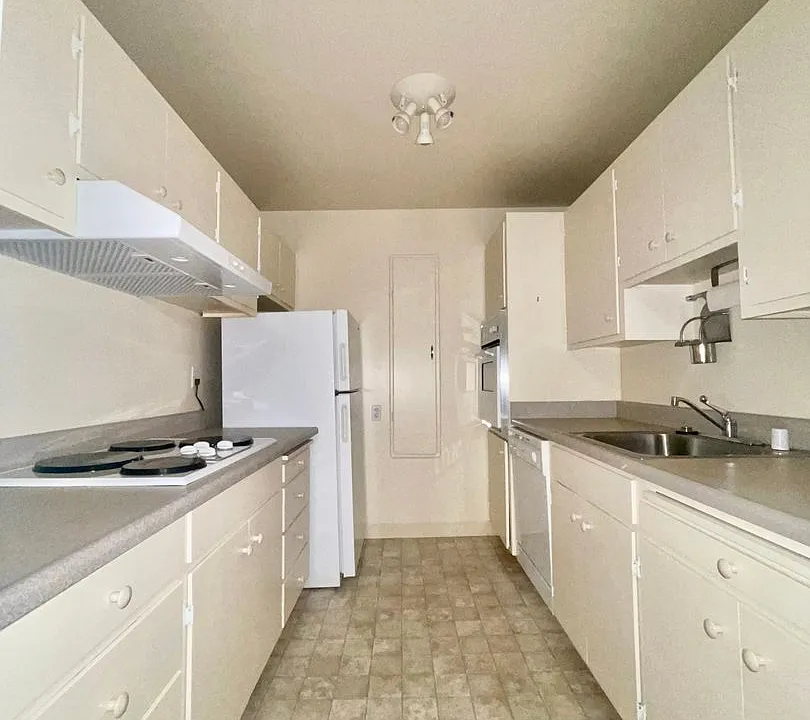 1550 Walnut St #3