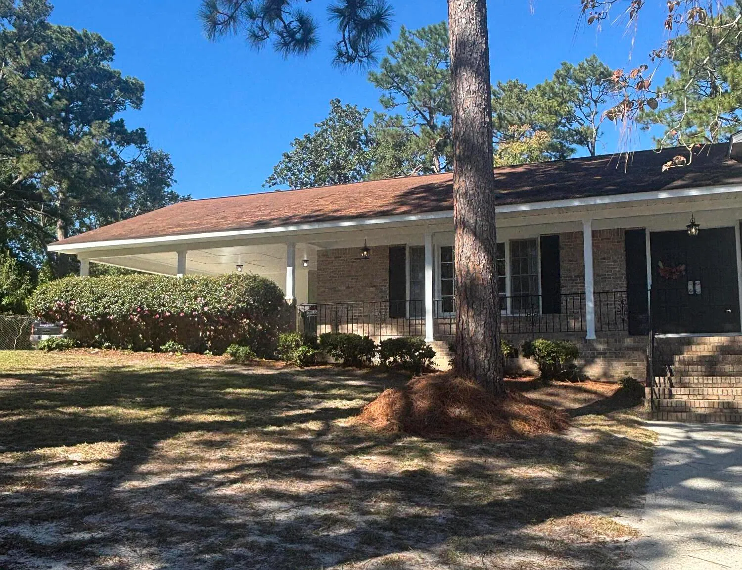 4 bed, 2.5 bath, 2262 sqft, $2,400 — Photo 2