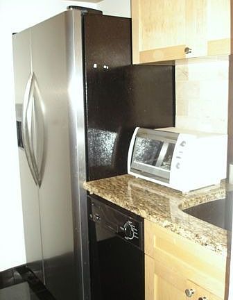 4th image of 148 E 38th St APT 4