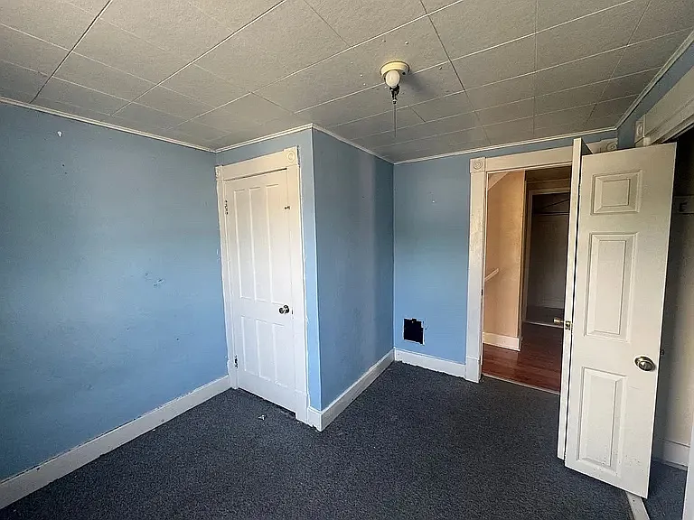 149 W North St — Photo 7