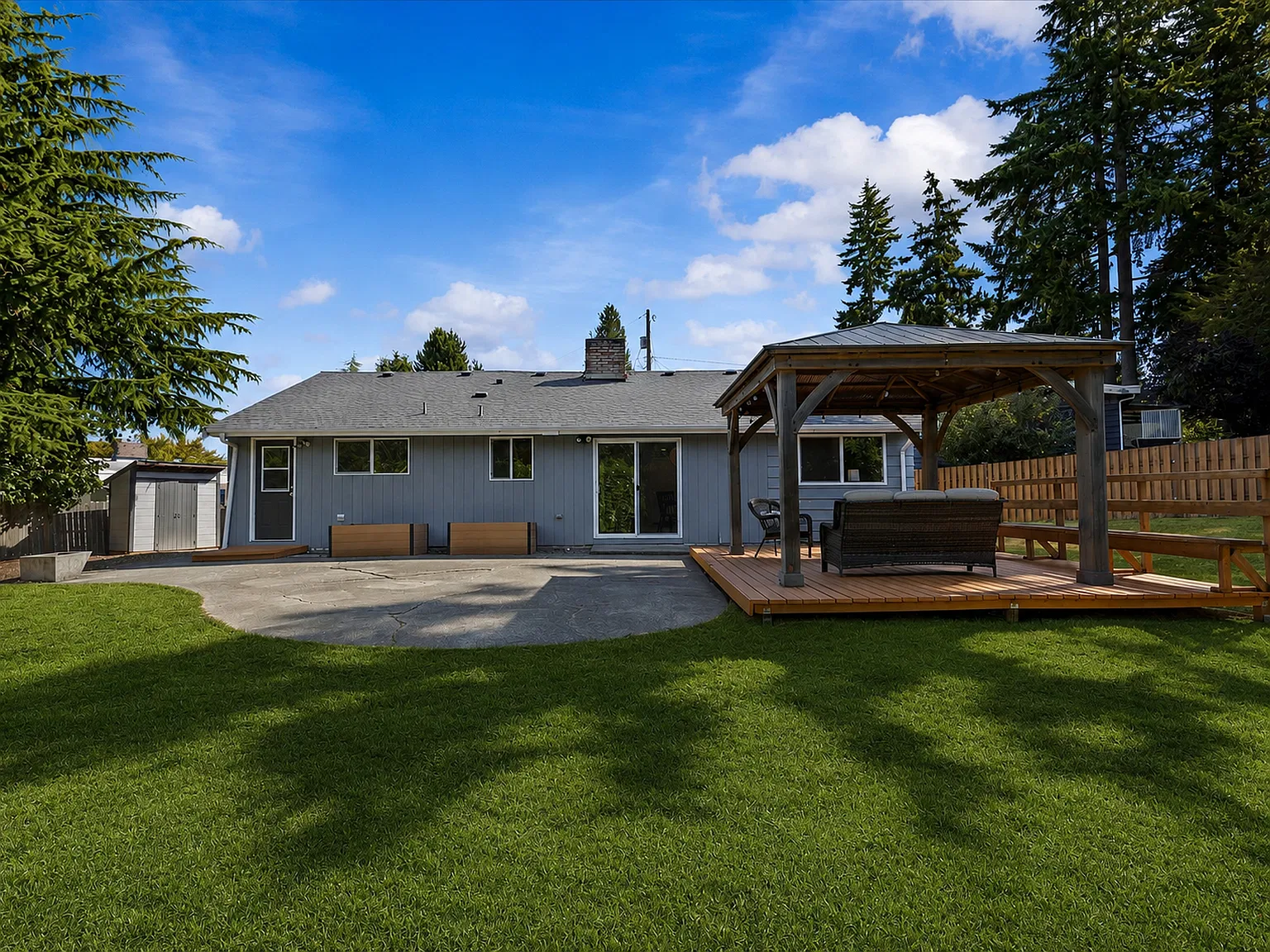 3 bed, 1098 sqft, $3,100 — Photo 1