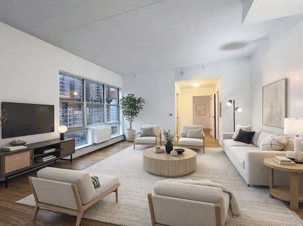 4469 Broadway image 1 of 10