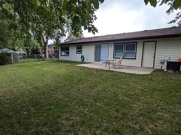 2nd image of 300 Lexington Dr