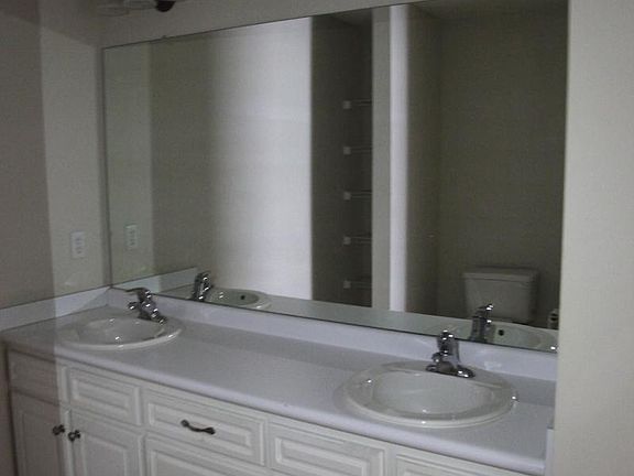 2nd image of 105A Lindsay Ct