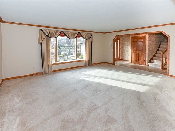 3rd image of 3232 Reckman Ct