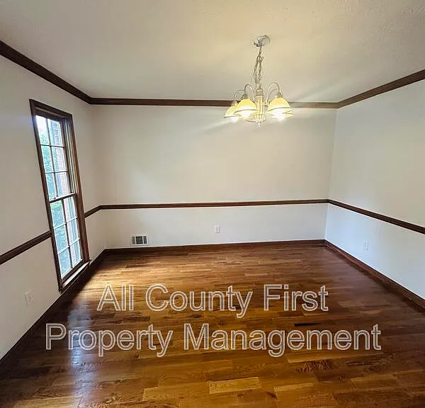 3688 Seton Hall Dr — Photo 3