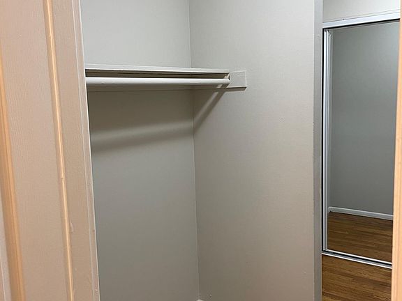 4th image of 111-5438 Delmar Blvd