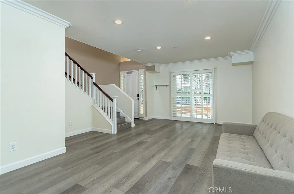 3 bed, 2.5 bath, 1656 sqft, $4,800 — Photo 4