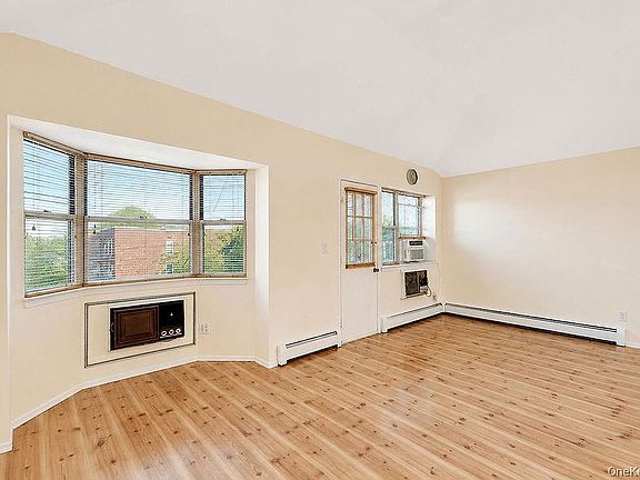 4th image of 15007 95th St #3