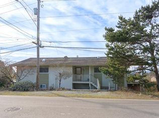 18621 4th Ave SW, Seattle, WA 98166
