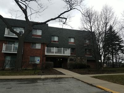 902 Ridge Sq APT 313, Elk Grove Village, IL, 60007