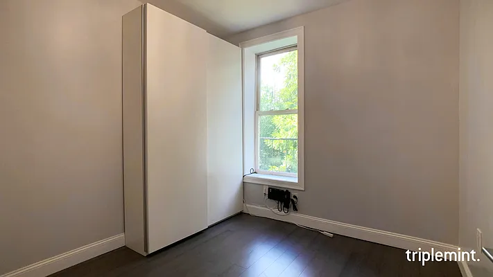 Rented by Triplemint | media 9
