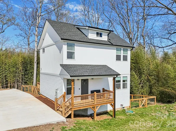 688 Dairy St, Hendersonville, NC 28739