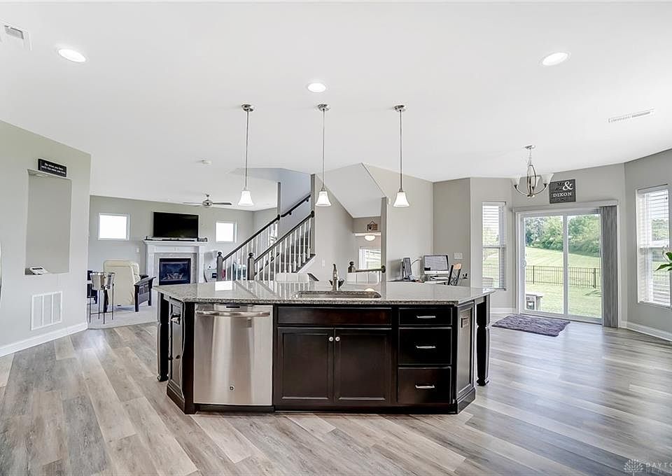 1st image of 4214 Bluestem Dr