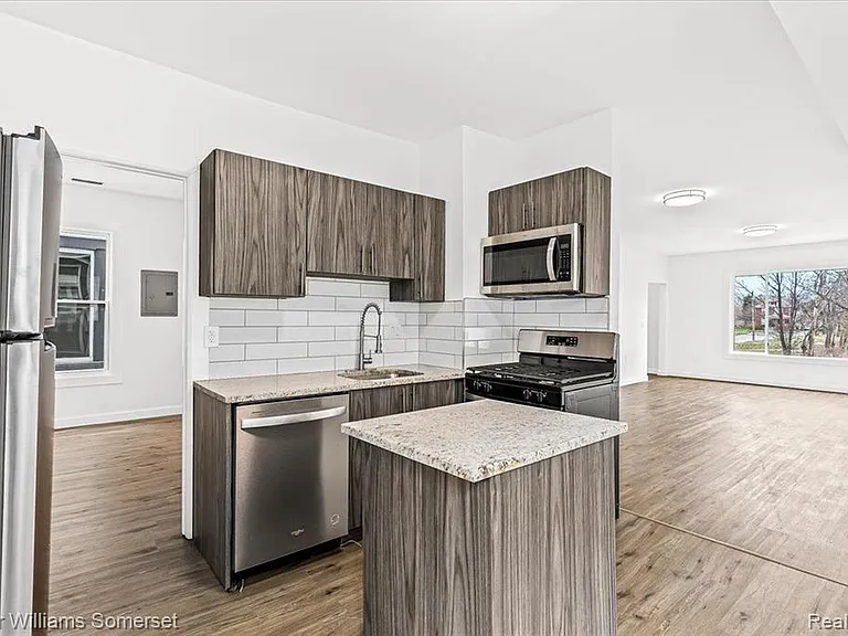 6091 Vermont St #B — Photo 8