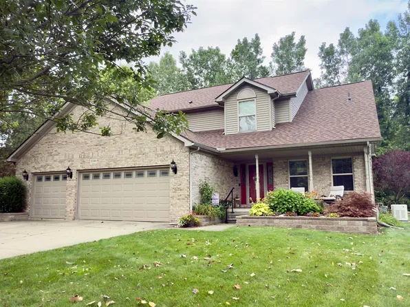 37540 Harvest Ln, New Boston, MI 48164