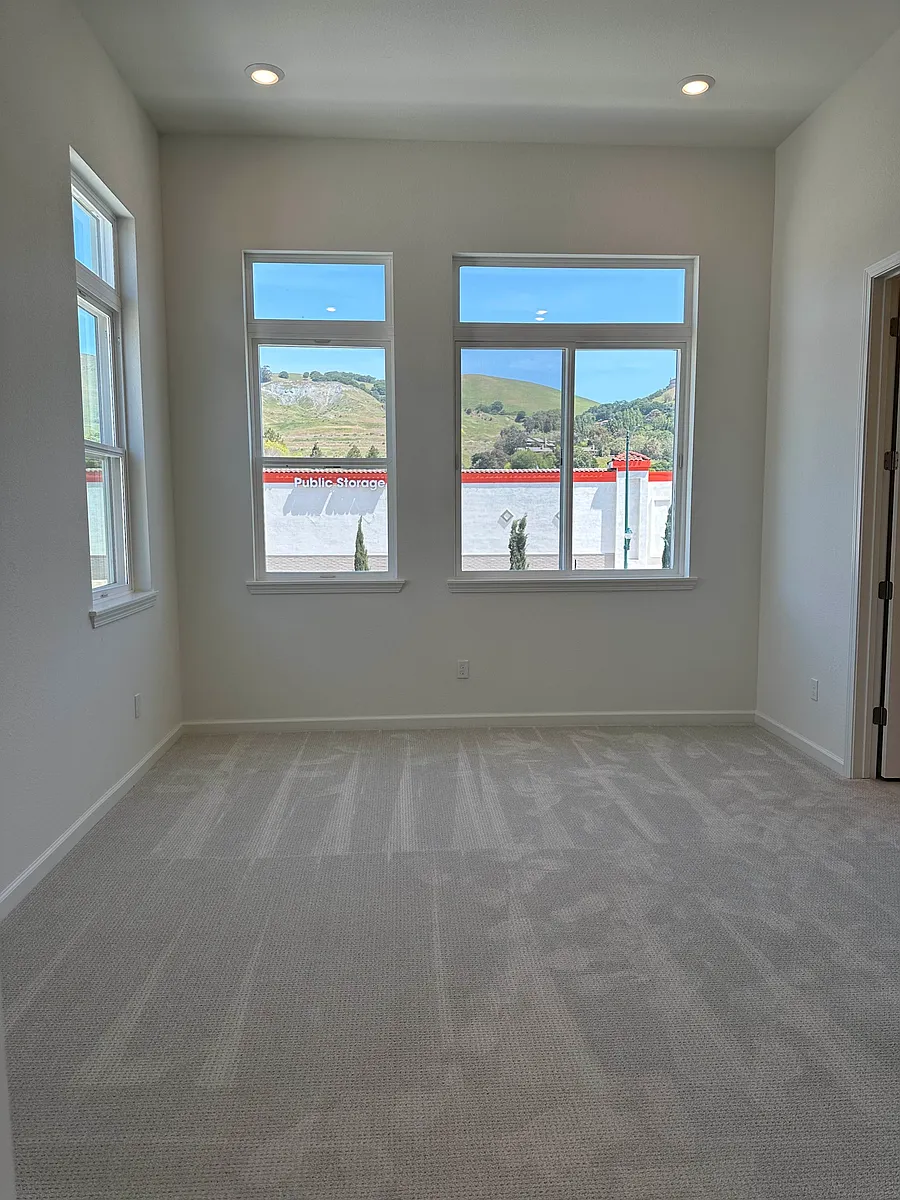 Building Photo - 29800 Mission Blvd #11