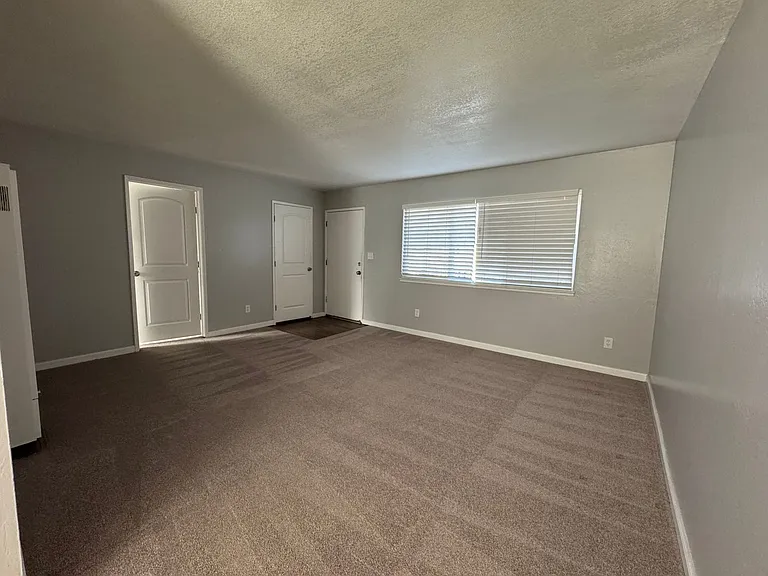 665 Kirkland Dr — Photo 13