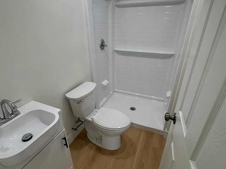 792 Bernard Way #B — Photo 11